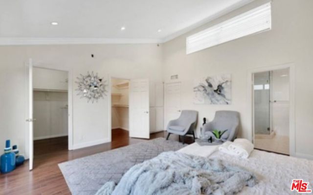 5340 Wilkinson Avenue, Valley Village CA: https://media.crmls.org/mediaz/c386789e-ba9d-4d8c-9ce2-75f44f85890e.jpg