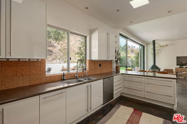 8137 Amor Road, Los Angeles CA: https://media.crmls.org/mediaz/c386c663-19a1-4412-b8db-5109e0a07f46.jpg