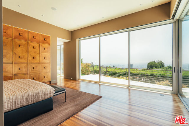 1470 CARLA, Beverly Hills CA: https://media.crmls.org/mediaz/c38740c1-e809-474b-aa60-efdd990f9c26.jpg