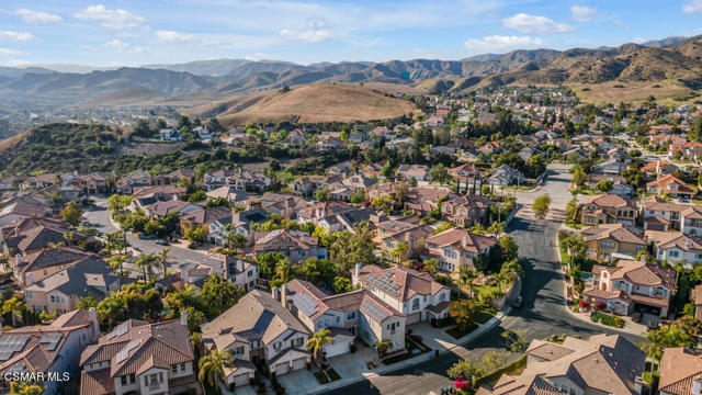 5937 Indian Terrace Drive, Simi Valley CA: https://media.crmls.org/mediaz/c3879b40-1e6c-412c-8c1f-60734b300026.jpg
