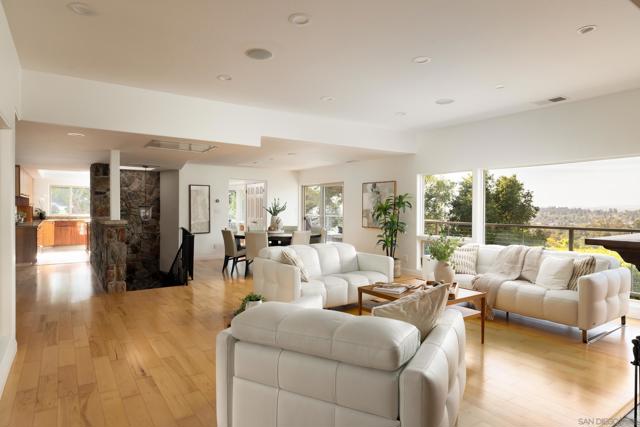 16204 Orchard Bend Rd, Poway CA: https://media.crmls.org/mediaz/c387d0d4-1377-4d30-ac6e-206ffa6f894d.jpg