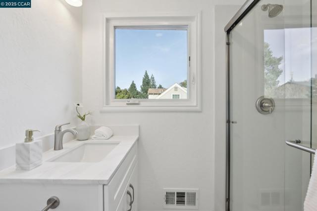 1467 Cape Cod Way, Concord CA: https://media.crmls.org/mediaz/c3884f7e-8dba-4e3f-9230-69a9cff62aeb.jpg