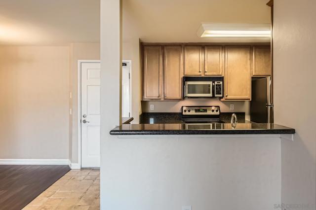 7160 Shoreline Dr, San Diego CA: https://media.crmls.org/mediaz/c389478a-2d0b-4162-8c23-3a00394d57dd.jpg