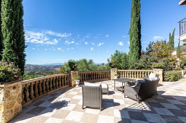 14440 Ridge Ranch Rd, Valley Center CA: https://media.crmls.org/mediaz/c3898057-63fc-4ba4-8aa5-a4fc71828003.jpg