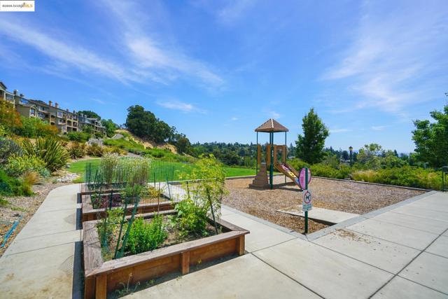 6443 Blue Rock Ct., Oakland CA: https://media.crmls.org/mediaz/c389ad94-1dff-4569-a984-235147913f3d.jpg