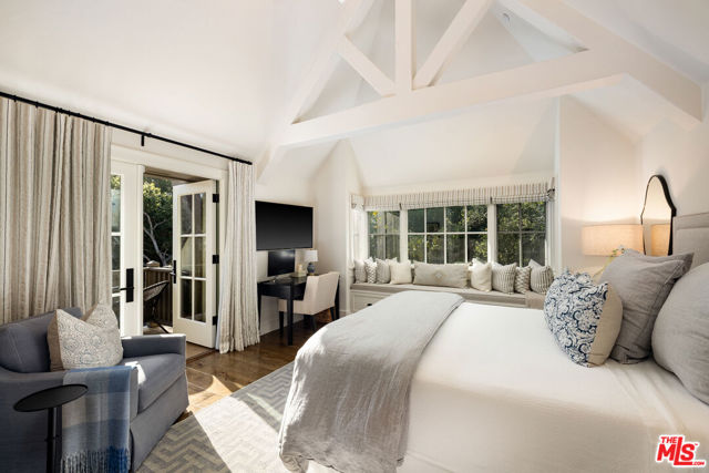 1479 Bonnymede Drive, Santa Barbara CA: https://media.crmls.org/mediaz/c38a417d-fa7b-46b2-a83b-013be0ad2109.jpg