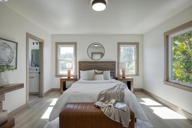 135 Morningside Drive, San Anselmo CA: https://media.crmls.org/mediaz/c38ac370-d4bb-48f5-a4e8-72ecf31c7438.jpg