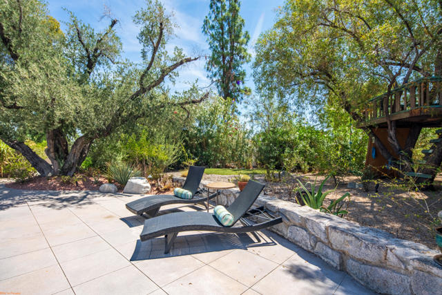 73297 Grapevine Street, Palm Desert CA: https://media.crmls.org/mediaz/c38b3062-2e4c-44a7-80a5-43237181f866.jpg
