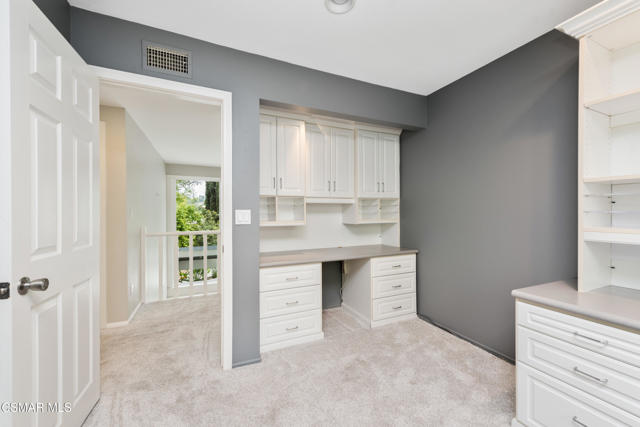 1253 Willsbrook Court, Westlake Village CA: https://media.crmls.org/mediaz/c38c5495-da22-4a1e-8a76-096a39ee0e93.jpg