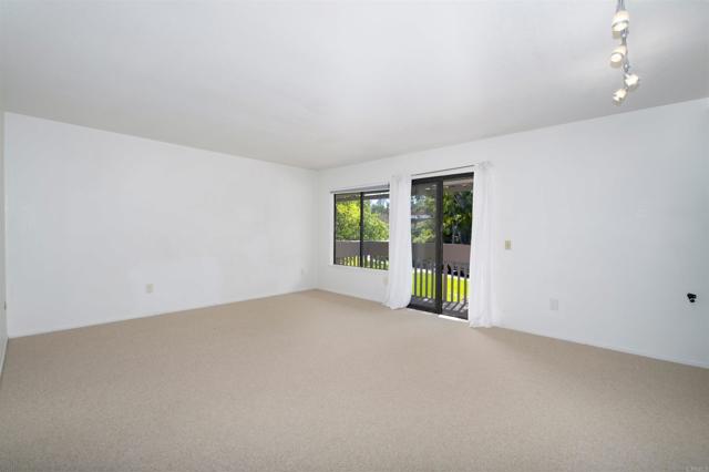 Detail Gallery Image 12 of 19 For 2925 via Libertad, Carlsbad,  CA 92010 - 3 Beds | 2/1 Baths