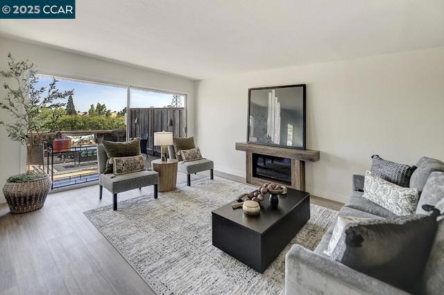 2101 PTARMIGAN DR, Walnut Creek CA: https://media.crmls.org/mediaz/c38da32b-68aa-48a6-9d60-ac9b0eefb062.jpg