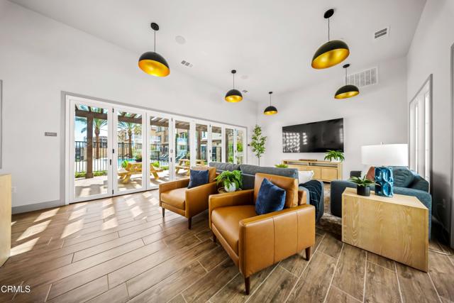 Detail Gallery Image 4 of 51 For 2862 via Descanso, Camarillo,  CA 93012 - 3 Beds | 2/1 Baths