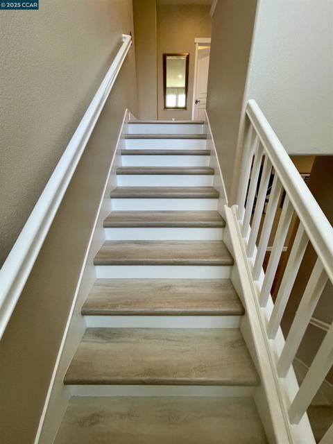 2365 Lansdowne Pl, Vallejo CA: https://media.crmls.org/mediaz/c38e75a5-7bb8-4d6b-b009-402cb457829a.jpg