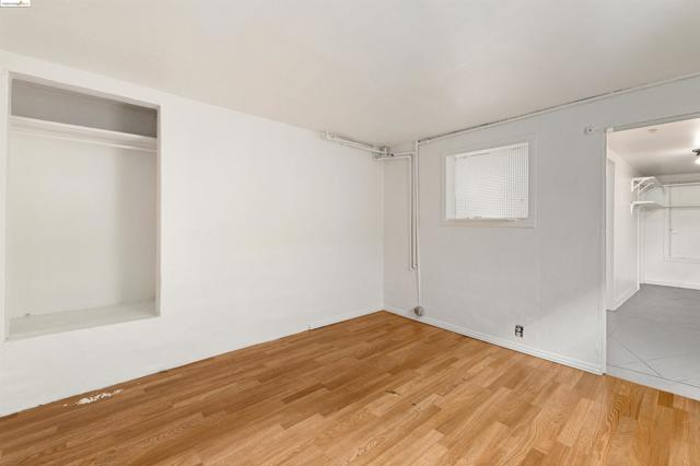 Image 35 of 42 For 2113 6th St  