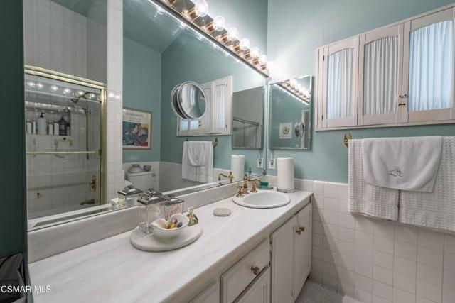 20418 Miranda Street, Woodland Hills CA: https://media.crmls.org/mediaz/c38f2681-b677-4263-b010-cdd8f847334b.jpg