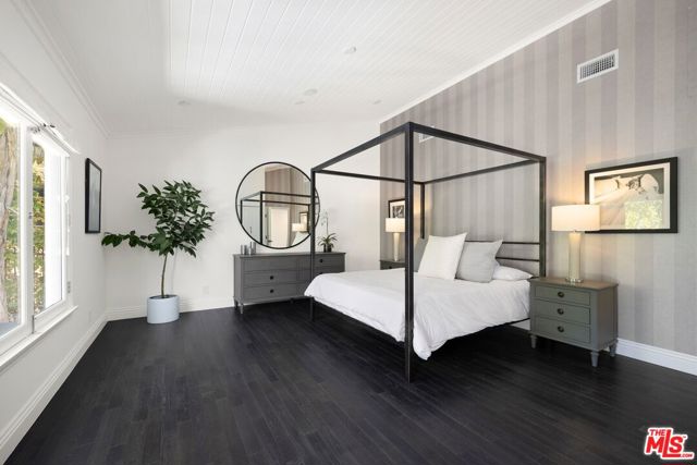 1472 N Kings Road, West Hollywood CA: https://media.crmls.org/mediaz/c38f62bc-bfee-4940-9003-a33bc4306f78.jpg