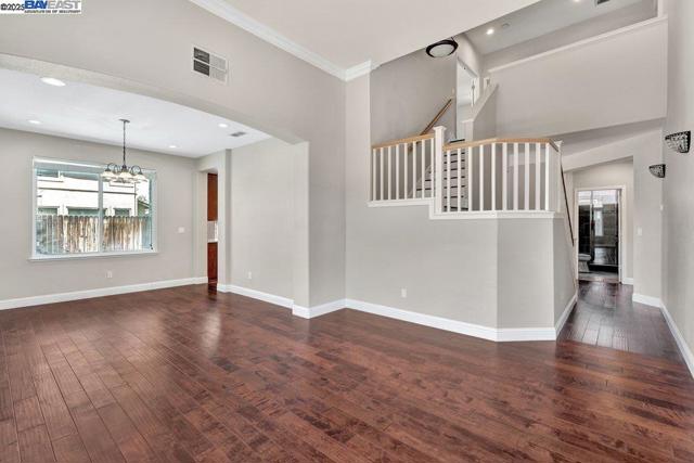 2315 Sabrina Way, Tracy CA: https://media.crmls.org/mediaz/c38f9374-ca3c-4553-a770-619fefa5d756.jpg