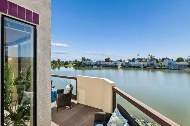 234 Shorebird Circle, Redwood City CA: https://media.crmls.org/mediaz/c390b32a-cb23-4d9d-97c9-8e17f2d0bf70.jpg