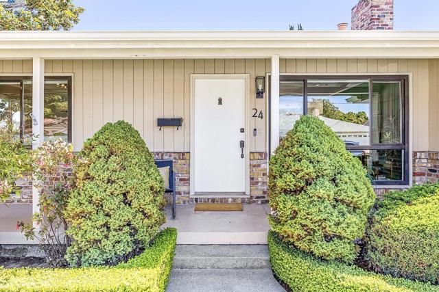 24 Via Hermosa, San Lorenzo CA: https://media.crmls.org/mediaz/c390ca3d-be9a-46c3-ab83-3ab3532e472d.jpg