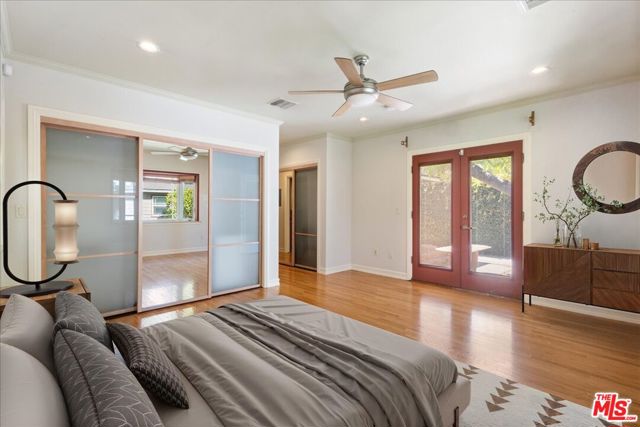 4385 Camellia Avenue, Studio City CA: https://media.crmls.org/mediaz/c39125c3-8524-464f-ac41-08a0e4a92497.jpg