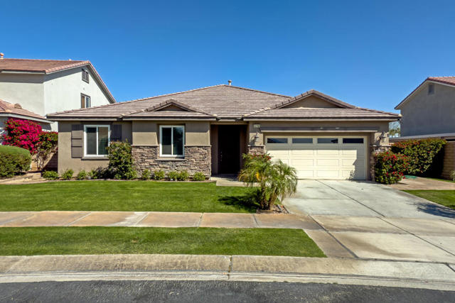 43784 Riunione Place, Indio CA: https://media.crmls.org/mediaz/c39191ca-9078-4551-991a-1474660006e3.jpg