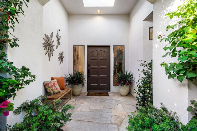 55197 Southern, La Quinta CA: https://media.crmls.org/mediaz/c391bd7a-76fa-4cdb-a3db-efe0c03ce619.jpg