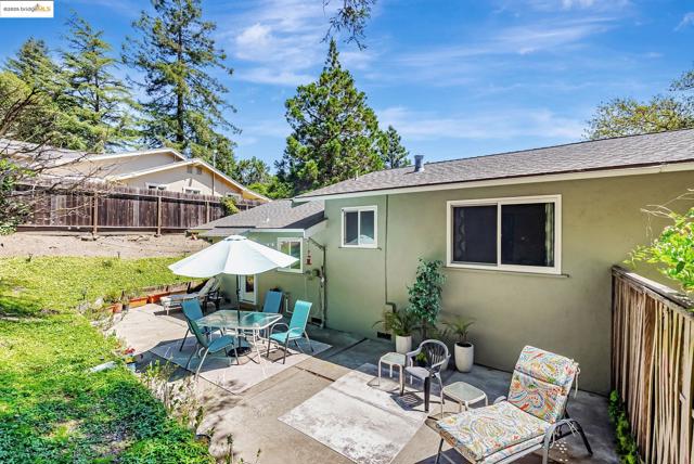 2048 Donald Dr, Moraga CA: https://media.crmls.org/mediaz/c391fa4f-0bdd-46d7-8a13-1b8308b4473f.jpg