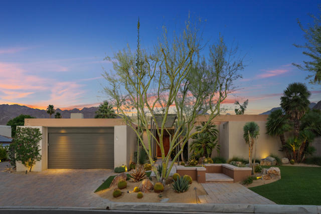 73481 Mariposa Drive, Palm Desert CA: https://media.crmls.org/mediaz/c3923681-b436-4643-a7ba-da7acc6ba9e2.jpg