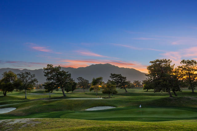 32 Colonial Drive, Rancho Mirage CA: https://media.crmls.org/mediaz/c3924619-8af9-4081-a8f6-fb21a4c06aca.jpg
