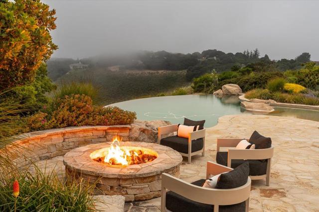 25926 Puerta Del Cajon, Monterey CA: https://media.crmls.org/mediaz/c3928c6d-5923-4b86-8324-b521186a0b5d.jpg