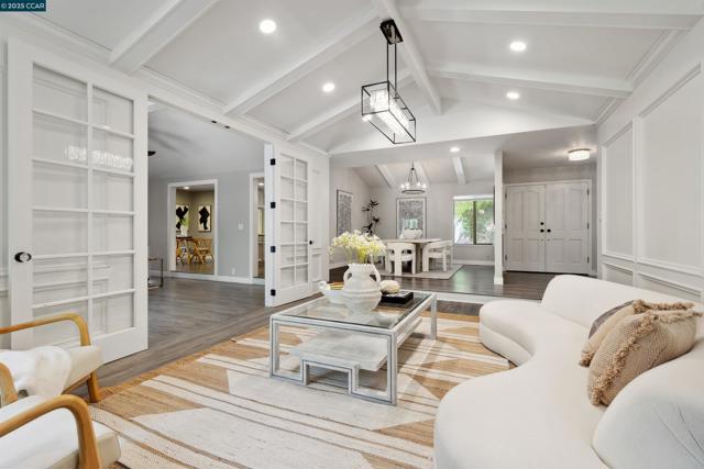 5104 Alhambra Valley Rd, Martinez CA: https://media.crmls.org/mediaz/c39347aa-3bc6-4ed7-863a-43de9b7611f7.jpg