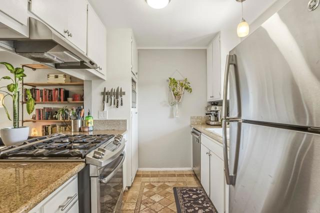 Image 11 of 38 For 4847 Parks Avenue 25