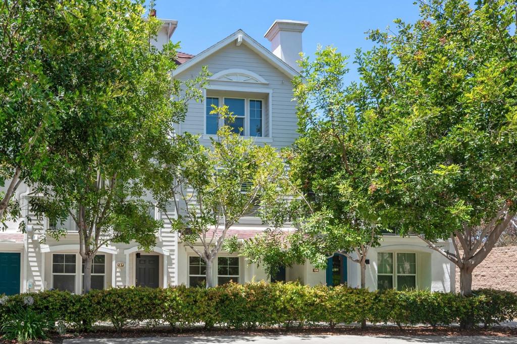 750 Harbor Cliff Way