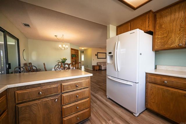 Detail Gallery Image 11 of 30 For 1811 Lynx Glen, Escondido,  CA 92026 - 2 Beds | 2 Baths