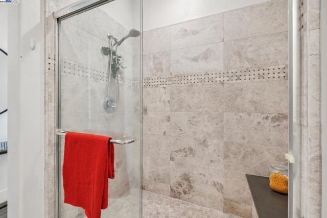 1815 Balsa St, Alameda CA: https://media.crmls.org/mediaz/c3945463-90bd-4ad0-b3ad-a47eba935a03.jpg