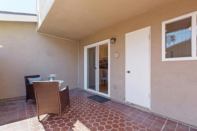 4924 Via Lapiz, San Diego, California 92122, 3 Bedrooms Bedrooms, ,1 BathroomBathrooms,Townhouse,For Sale,Via Lapiz,240023155SD