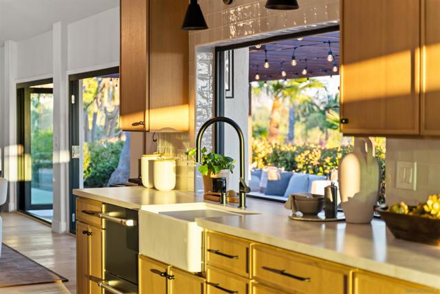 1170 Rancho Encinitas Dr, Encinitas CA: https://media.crmls.org/mediaz/c3958552-60eb-4537-bfd4-5d51e5f89b45.jpg