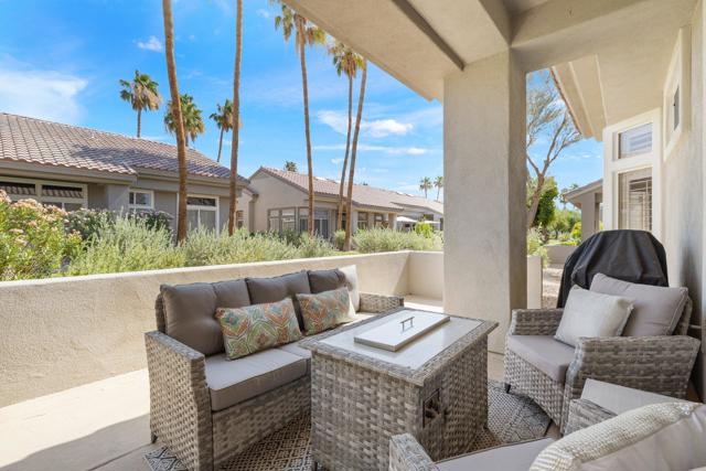 78352 Yucca Blossom Drive, Palm Desert CA: https://media.crmls.org/mediaz/c395a6d5-6bbe-4a14-9cb2-51173f27bac4.jpg
