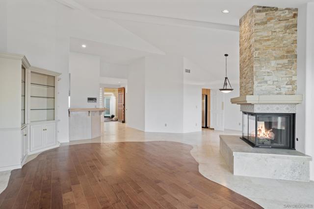 1327 Caminito Batea, La Jolla CA: https://media.crmls.org/mediaz/c395ef41-8b71-439a-88b0-6ece6bcbcc52.jpg