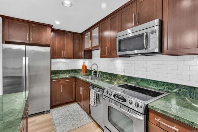 Detail Gallery Image 5 of 26 For 2382 Hosp Way #143,  Carlsbad,  CA 92008 - 2 Beds | 1 Baths