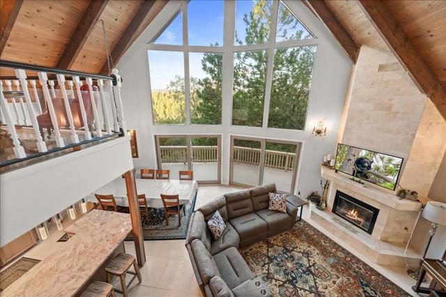 27621 Cedarwood Drive, Lake Arrowhead CA: https://media.crmls.org/mediaz/c396a919-82e8-4492-862e-6397498508ff.jpg