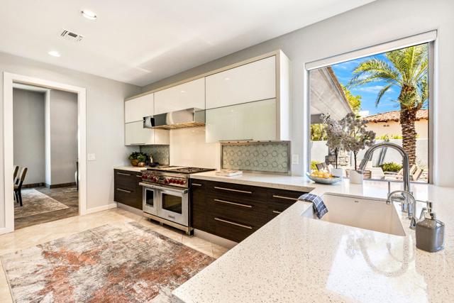 28 Clancy Lane S Lane, Rancho Mirage CA: https://media.crmls.org/mediaz/c396d057-d19c-4194-8af2-cda50a9900b2.jpg