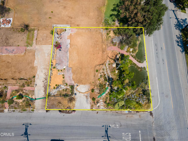 1215 E Mendocino Street, Altadena CA: https://media.crmls.org/mediaz/c396e6bf-f795-430e-ad25-bda86b073669.jpg