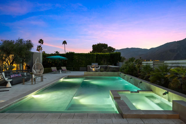 427 N Avenida Caballeros, Palm Springs CA: https://media.crmls.org/mediaz/c397997d-d59c-41d2-9a2e-48a16e27d4e4.jpg