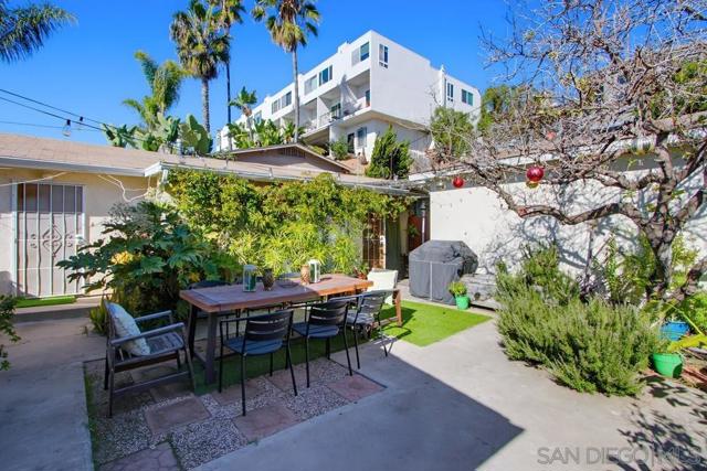 1654 LINWOOD, San Diego CA: https://media.crmls.org/mediaz/c3980f0a-0bda-4977-90af-ede687bad38d.jpg