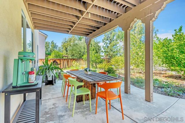 43054 Manchester Ct, Temecula CA: https://media.crmls.org/mediaz/c3990574-d484-472e-b444-dbb8a4326f15.jpg