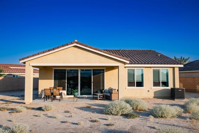 42695 Torno Place, Indio CA: https://media.crmls.org/mediaz/c3996611-09f5-4dbe-b0eb-143b3017d764.jpg