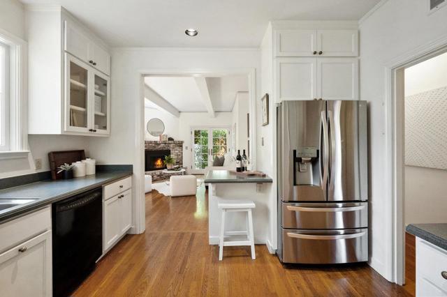 706 Edgewood Road, San Mateo CA: https://media.crmls.org/mediaz/c399997b-d0bf-4110-8e3b-cdf168a6c10f.jpg