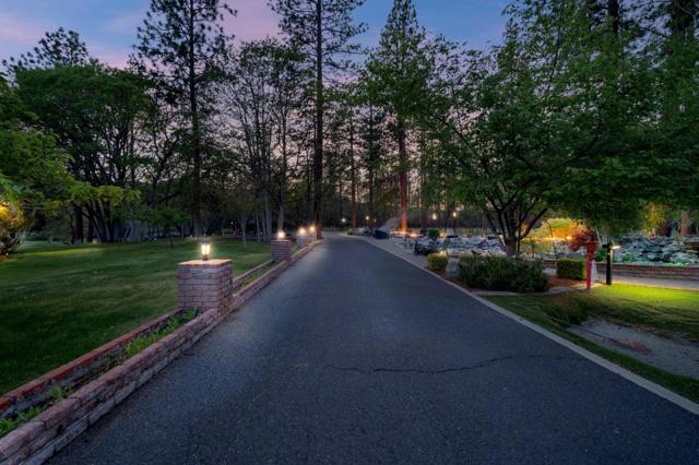 5422 Schulmeyer Gulch Road, Yreka CA: https://media.crmls.org/mediaz/c399ac16-be8f-4262-a821-3bf00532d149.jpg