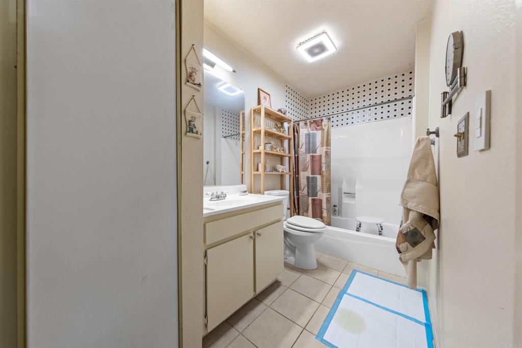 https://media.crmls.org/mediaz/c399b1f2-cff7-42da-8cd7-597d4685e9ee.jpg?preset=X-Large